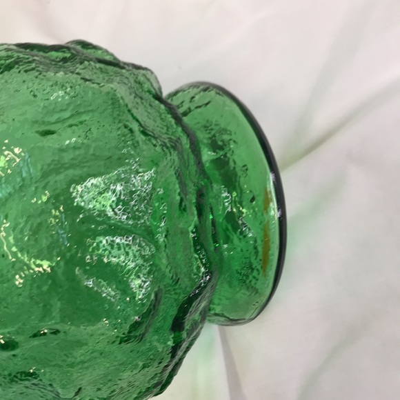 Vintage E. O. Brody Green Crinkle Indiana Glass Vase 8” - Picture 6 of 11